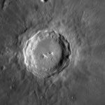 Fotografía del cráter de la luna Copérnico a través de telescopio